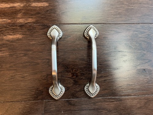 Kitchen cabinet door handles